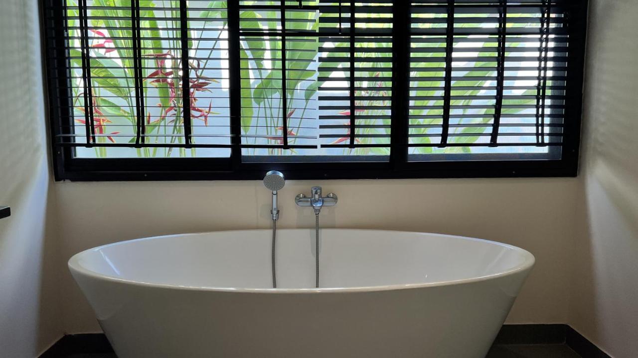 Plunge Tropic Villas 2 Naiharn Rawai Екстер'єр фото